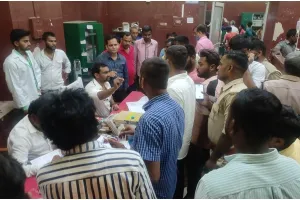 अयोध्या: जिला अस्पताल में हंगामा, मरीज के तीमारदारों ने चिकित्सक के साथ की मारपीट