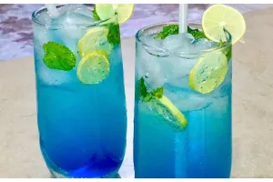 Blue Lagoon Mocktail Drink:  गर्मियों में बॉडी को रिफ्रेश करने के लिये ट्राई करें ब्लू लगून