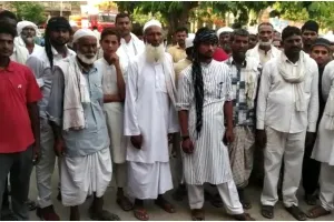 बहराइच: ग्रामीणों ने कोटा चयन में धांधली का लगाया आरोप, तहसील मुख्यालय पर किया प्रदर्शन