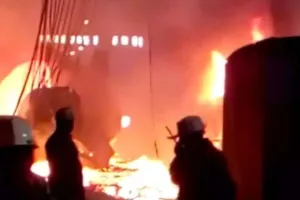 आजमगढ़: गैस के रिसाव से घर में लगी आग, एक ही परिवार के छह लोग झुलसे