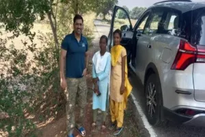 MS Dhoni मात्र 20 रुपए की खा रहे दवा, घुटने के दर्द से परेशान, डॉक्टर नहीं वैद्य से कराते हैं इलाज