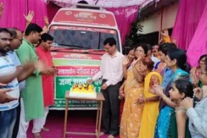 पंतनगर: तनाव मुक्त जीवन का संदेश लेकर पहुंची चैतन्य रथ यात्रा, पुष्प वर्षा से स्वागत