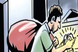 खटीमा: पानी लीकेज ठीक करने के दौरान घर से लाखों की नकदी उड़ाई