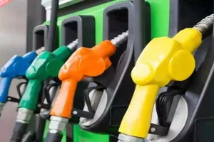 UP Petrol-Diesel Price Update: यूपी में पेट्रोल-डीजल के नए रेट जारी, क्या आज फिर बढ़ें दाम? देखें लिस्ट