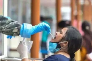 देश में फिर बढ़ रहा कोरोना का खतरा, पिछले 24 घंटों में 8,582 नए केस, चार लोगों की मौत