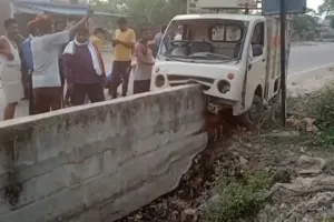 बहराइच: पिकअप ने राहगीरों को रौंदा, दो की मौत, चालक समेत तीन घायल