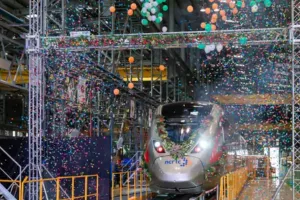 आज गाजियाबाद पहुंचेगी पहली रैपिड रेल, गुजरात से आएंगे ऐसे और 39 ट्रेन सेट