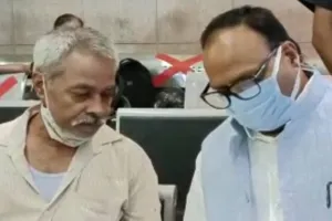 डिप्टी सीएम ब्रजेश पाठक ने नोएडा जिला अस्पताल का किया औचक निरीक्षण, मिलीं कई खामियां