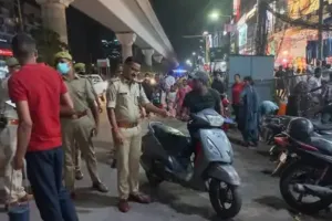 ग्रेटर नोएडा पुलिस ने चलाया चेकिंग अभियान, काटे गए 876 वाहनों के चालान