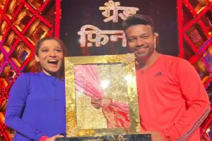 ‘स्मार्ट जोड़ी’ के विनर बने अंकिता लोखंडे-विक्की जैन, मिली शानदार ट्रॉफी और 25 लाख रुपये