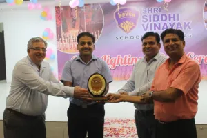 बरेली: जीएनएम और एएनएम प्रथम वर्ष के छात्रों ने ली नर्सिंग की शपथ