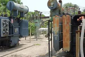 लखीमपुर-खीरी: लो वोल्टेज, ट्रिपिंग की समस्या से जूझ रहे उपभोक्ता