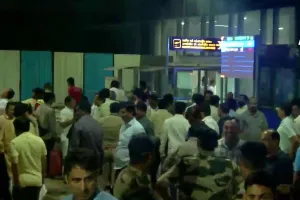 शिवसेना के 33 विधायक और 7 निर्दलीय विधायकों समेत गुवाहाटी पहुंचे एकनाथ शिंदे