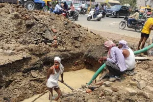 बरेली: गांधी उद्यान से आईएमए रोड पर पानी की पाइप लाइन फटी, इस रोड से गुजर सकते है डिप्टी सीएम बृजेश पाठक