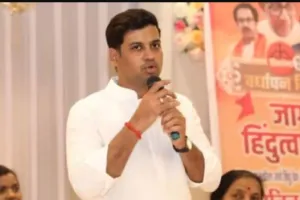 एकनाथ शिंदे के बेटे श्रीकांत शिंदे ने बोला संजय राउत पर हमला, कहा- धमकी किसी और को दें, यहां धमकी नहीं चलेगी