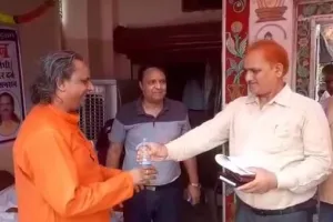 बरेली: मौलाना तौकीर रजा के खिलाफ कार्रवाई की मांग को लेकर पंडित सुशील पाठक ने कुछ ही घंटों में खत्म किया आमरण अनशन 