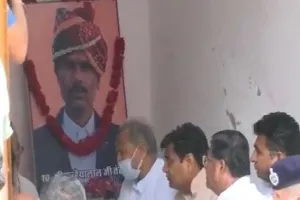 उदयपुर कांड: कन्हैयालाल के परिजन से मिले सीएम गहलोत, 51 लाख का चेक देकर उन्होंने किया ये वादा…