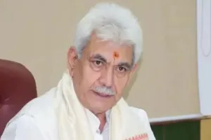 कश्मीर में हिंदुओं की टारगेट किलिंग के बीच बड़ा फैसला, सभी हिंदू कर्मचारियों का जिला मुख्यालयों में होगा तबादला