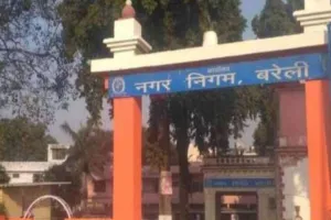 बरेली: अतिक्रमण हटाया और गंदगी फैलाने पर जुर्माना भी वसूला