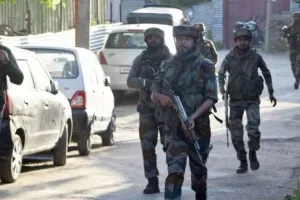 श्रीनगर के कुपवाड़ा में आतंकी और सुरक्षाबलों में मुठभेड़, लश्कर के दो आतंकवादी ढेर