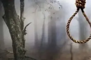 लखीमपुर-खीरी: जंगल में पेड़ से लटकता मिला शव, हत्या की आशंका