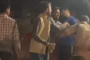 बरेली: होमगार्ड को पीटने वाले मंत्री के भतीजे की वीडियो वायरल