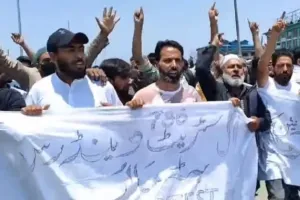 पैगंबर मोहम्मद के खिलाफ टिप्पणी को लेकर श्रीनगर में भी विरोध प्रदर्शन