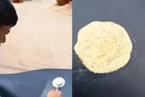 हैदराबाद: गर्मी में तपती स्कूटर की सीट पर युवक ने सेंक दिया डोसा, वीडियो वायरल