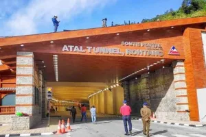 राष्ट्रपति कोविंद ने हिमाचल प्रदेश में अटल सुरंग का किया दौरा