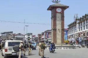 जम्मू-कश्मीर में स्थिति तनावपूर्ण, चेनाब घाटी के कुछ हिस्सों में कर्फ्यू, मोबाइल इंटरनेट सेवाएं बंद