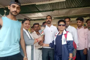 बरेली: अमृत योग सप्ताह में मशाल लेकर दौड़े युवा