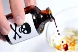 पीलीभीत: एसओ माधोटांडा ने चरित्र पर लगाया लांछन तो महिला ने खाया जहर