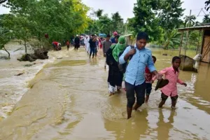 त्रिपुरा में बाढ़ के कारण दो हज़ार से ज्यादा लोगों को हटाया गया, विस्थापितों ने राहत शिविरों में शरण ली