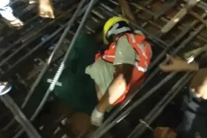 महाराष्ट्र में निर्माणाधीन इमारत से गिरकर मजदूर की मौत, पांच घंटे बाद निकाला गया शव