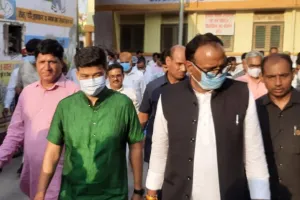 बरेली: डिप्टी सीएम ने जिला अस्पताल का किया औचक निरीक्षण, कई स्वास्थ्य कर्मियों को सस्पेंड करने के दिए आदेश