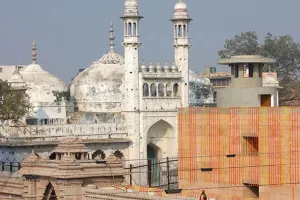 Gyanvapi Masjid Case: सीजेएम कोर्ट में एक अन्य याचिका दायर, अंजुमन इंतेजामिया मसाजिद कमेटी पर लगा आरोप