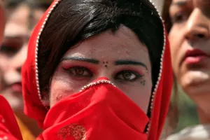 प्रयागराज : किन्नरों ने लगाया मारपीट कर धर्मान्तरण का आरोप, मामले में दर्ज हुई क्रॉस एफआईआर