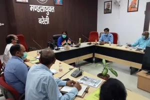 बरेली: स्मार्ट सिटी में बनी सड़कों पर जलभराव हुआ तो खैर नहीं- मंडलायुक्त