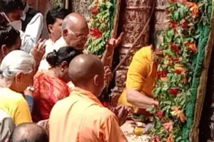 मथुरा : राष्ट्रपति रामनाथ कोविंद पहुंचे ठाकुर बांकेबिहारी के द्वार, देश में सुख-शांति के लिए की प्रार्थना