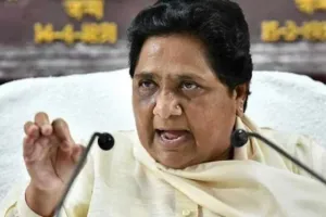 लखनऊ : कुछ और बड़े नेताओं पर गिर सकती है गाज, मायावती 30 जून को बैठक कर लेंगी क्लास