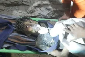 छत्तीसगढ़: 105 घंटे के रेस्क्यू ऑपरेशन के बाद बोरवेल से बाहर आया 11 साल का राहुल