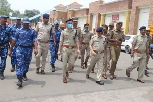 बरेली: भारत बंद आह्वान के चलते जंक्शन पर वरिष्ठ पुलिस अधीक्षक और आरपीएफ सहायक सुरक्षा आयुक्त ने किया निरीक्षण
