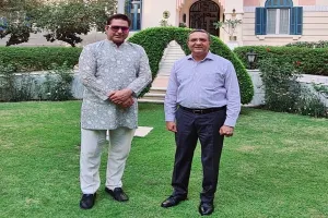 रामपुर : भारतीय राजदूत अजीत गुप्ते से मिले नवेद मियां, फिल्मों की शूटिंग मिस्र में शुरू करने पर हुई चर्चा