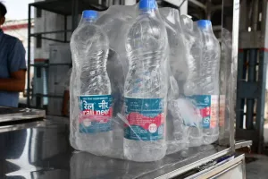 बरेली: रेल नीर की ओवर रेटिंग को लेकर सख्त हुआ रेल प्रशासन