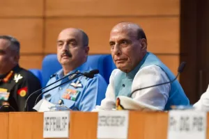 अग्निपथ स्कीम को लेकर आज भी रक्षा मंत्री राजनाथ सिंह की अहम बैठक, मीटिंग में तीनों सेना प्रमुख मौजूद