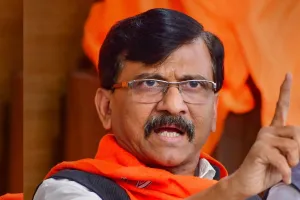 बागी विधायकों पर संजय राउत का हमला लगातार जारी, बोले- जहालत एक किस्म की मौत होती है और जाहिल लोग चलती फिरती लाशें