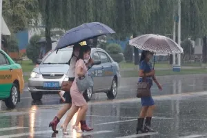 उत्तर कोरिया में भारी बारिश की चेतावनी, 300 मिलीमीटर बारिश की संभावना