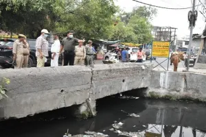 मुरादाबाद: नाला सफाई में लापरवाही पर चार पर गिरी गाज, दो सहायक सफाई नायक पदावनत