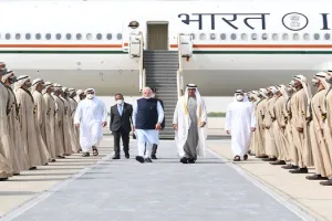 जर्मनी से यूएई पहुंचे पीएम मोदी, राष्ट्रपति शेख मोहम्मद बिन जायद ने किया स्वागत