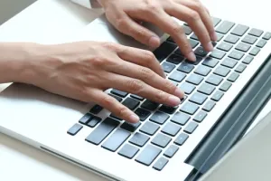 मुरादाबाद: चाकू-तमंचे चलाने वाले हाथ चलाएंगे की बोर्ड-माउस